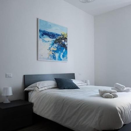 Private Room: The Port Apartment Scirocco Livorno Exterior photo